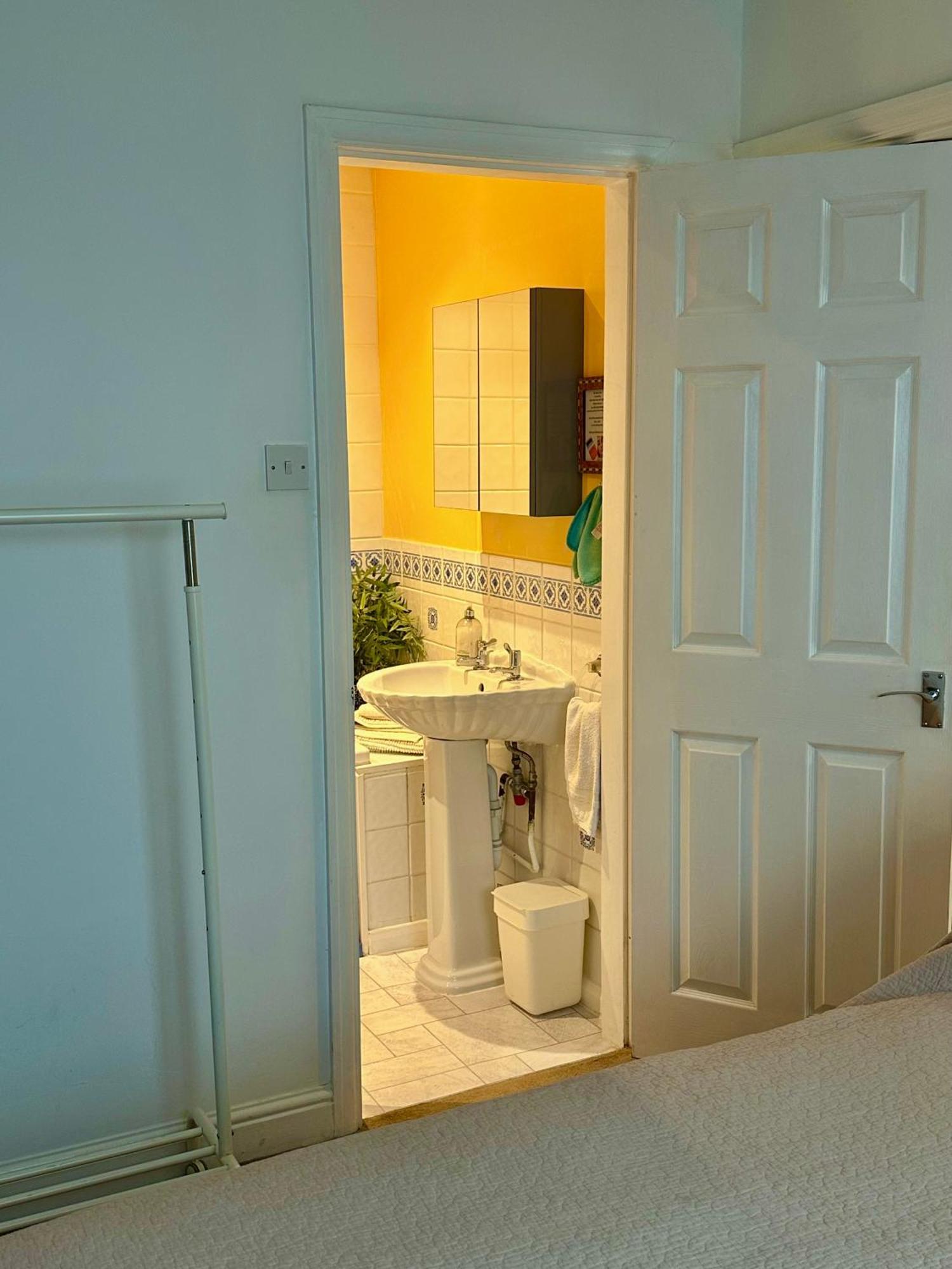 Pound Corner Apartamento Godalming Exterior foto