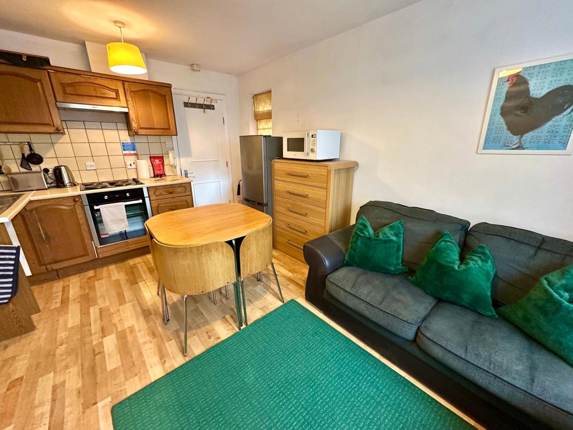 Pound Corner Apartamento Godalming Exterior foto