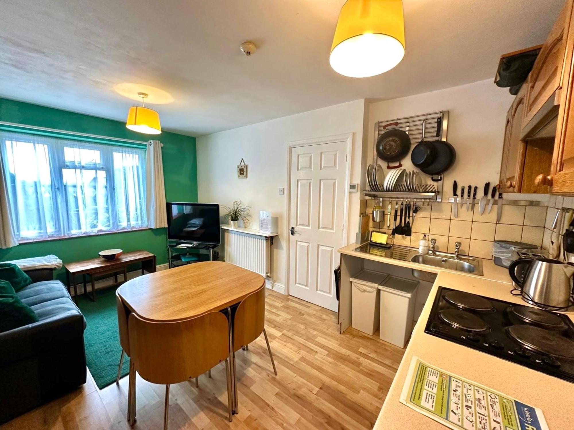 Pound Corner Apartamento Godalming Exterior foto